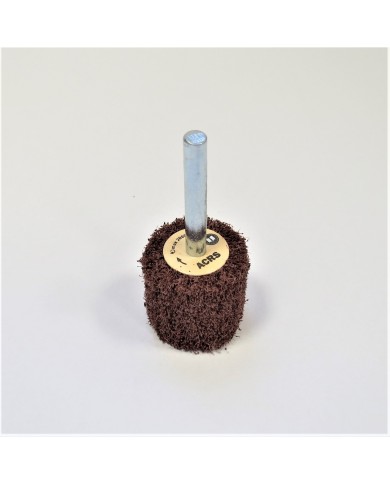 ŚCIERNICA Z WŁÓKNINY NA TRZPIENIU 30X30X6 ACRS ARMES